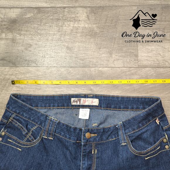 Mecca Femme Straight Leg Jeans Size 14 - Picture 3 of 6